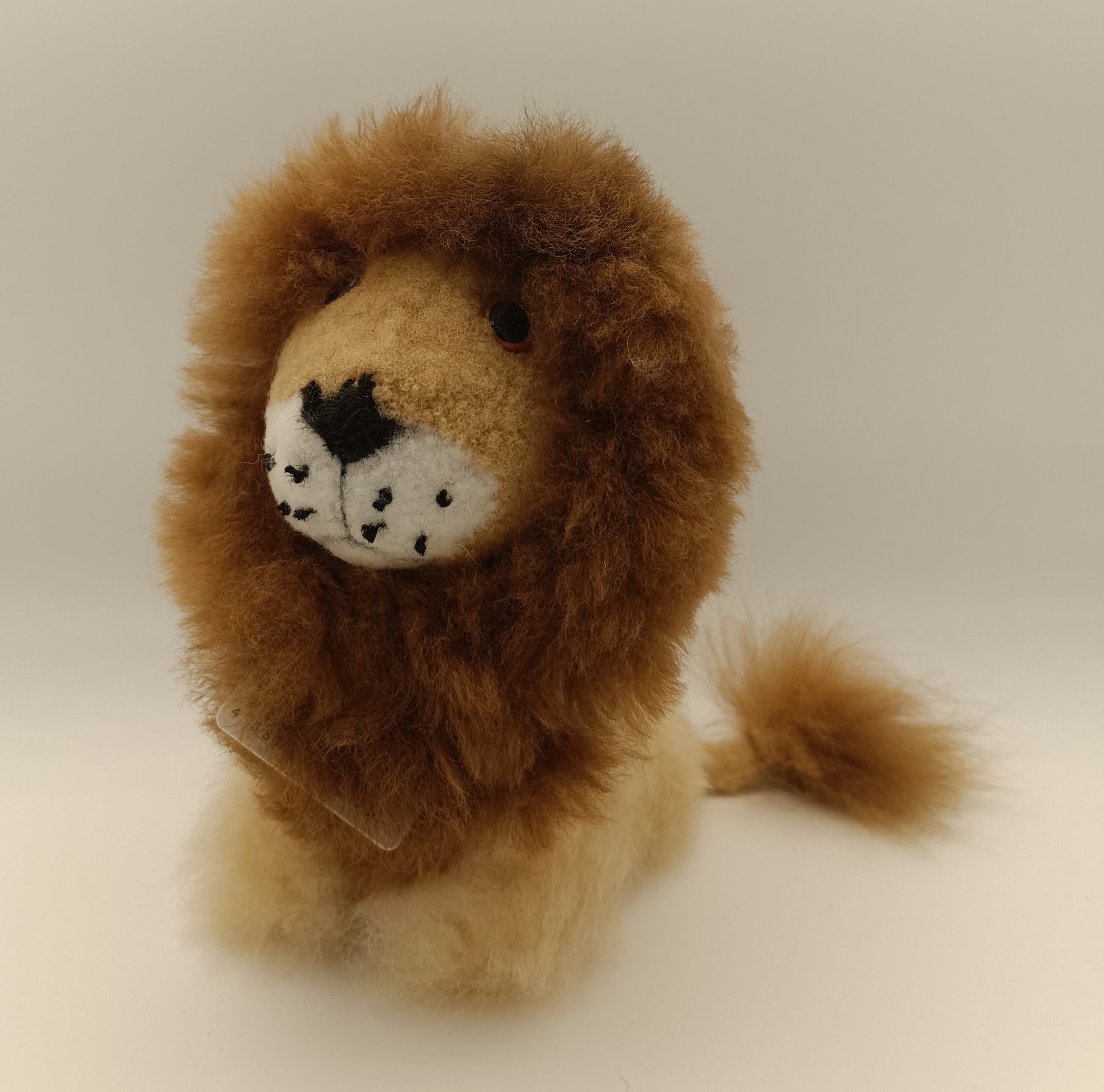 ‼️28cm‼️ ベビーアルパカ100%毛革 自然な色　ライオンぬいぐるみ　人形 ライオンぬいぐるみ アルパカ100％ ふわふわ リアル 茶色 : アンデス